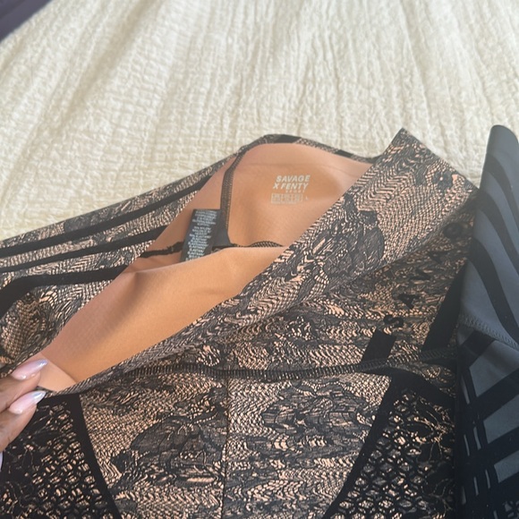 Savage fenty sport leggings - Picture 3 of 3